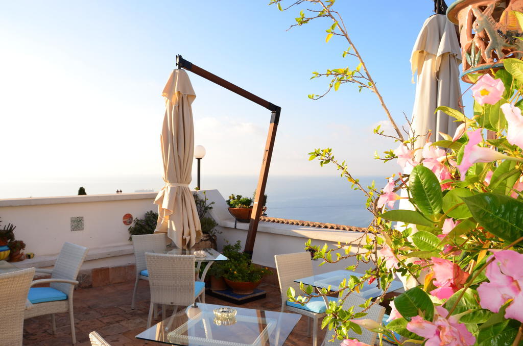Bed and Breakfast La Soffitta Sul Mare Vietri Exterior foto